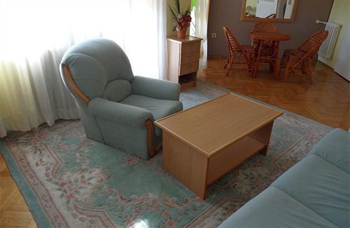 Voyager Bed & Breakfast Novi Sad Exteriör bild