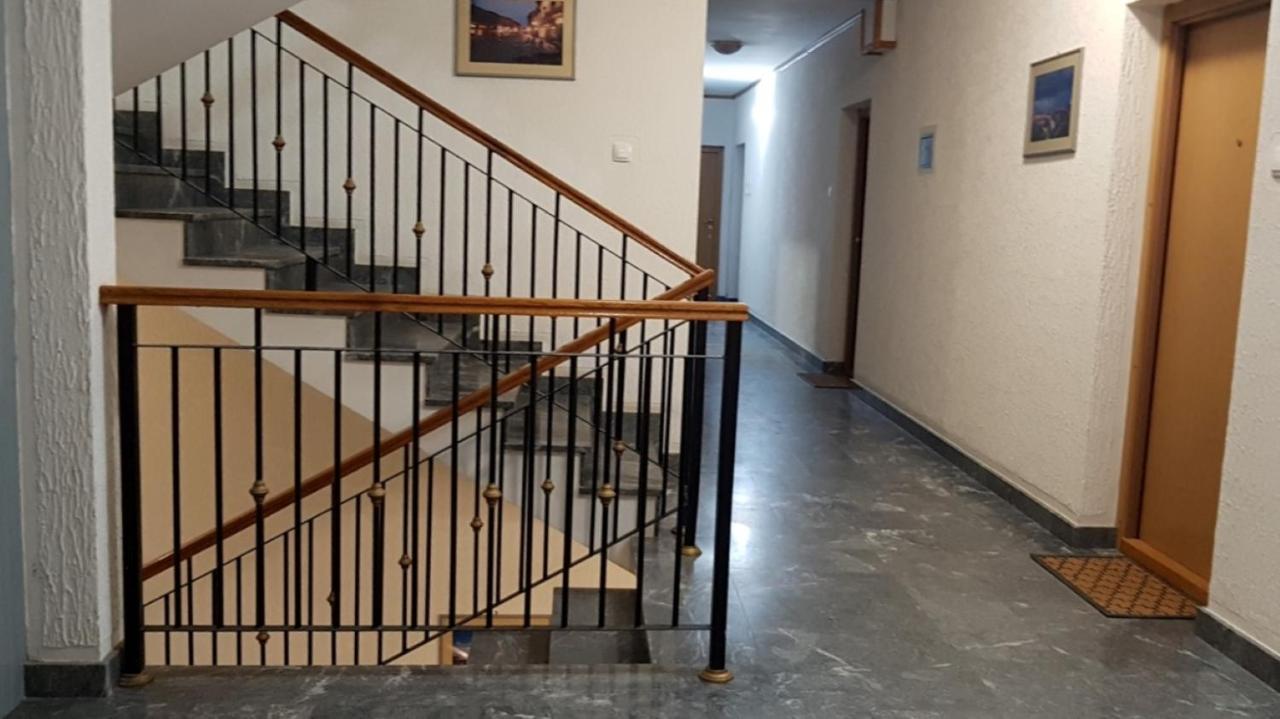 Voyager Bed & Breakfast Novi Sad Exteriör bild