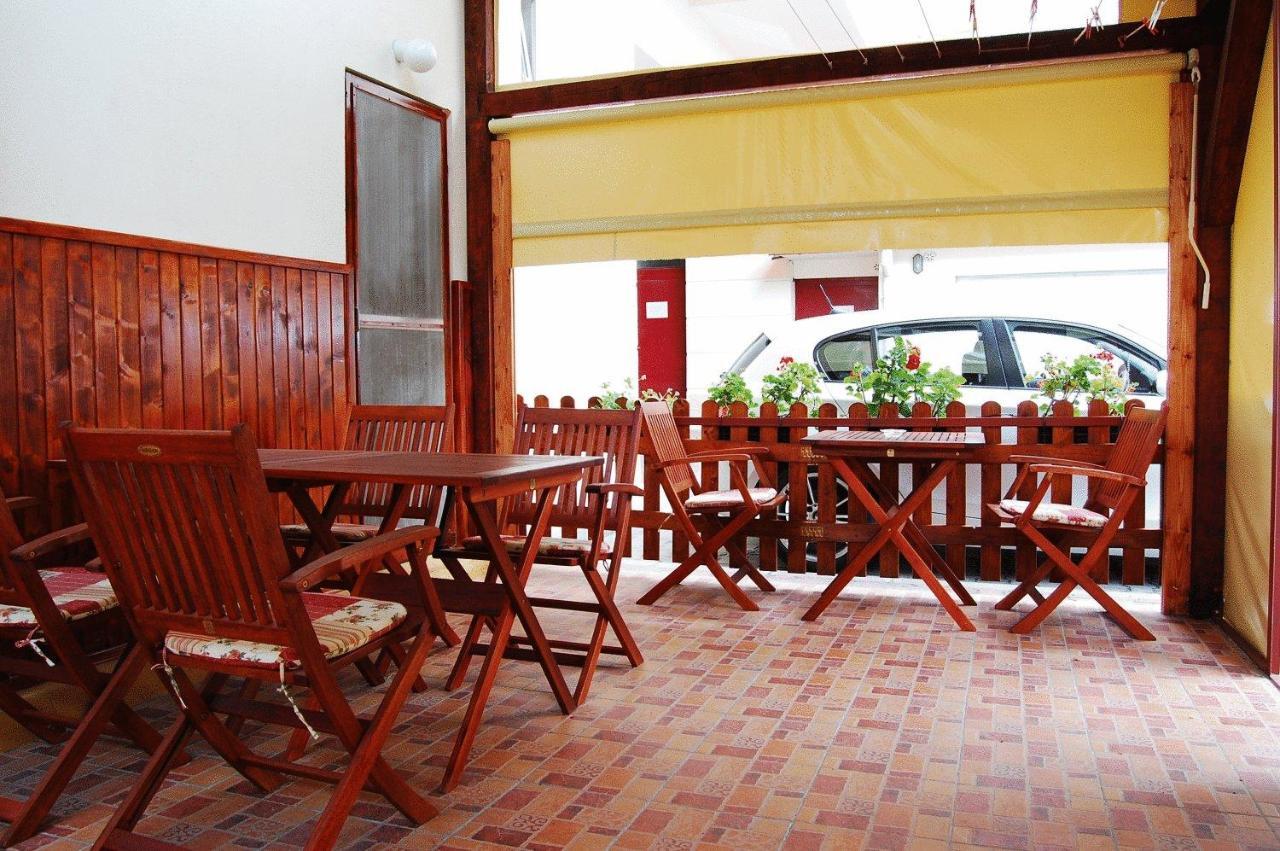 Voyager Bed & Breakfast Novi Sad Restaurang bild