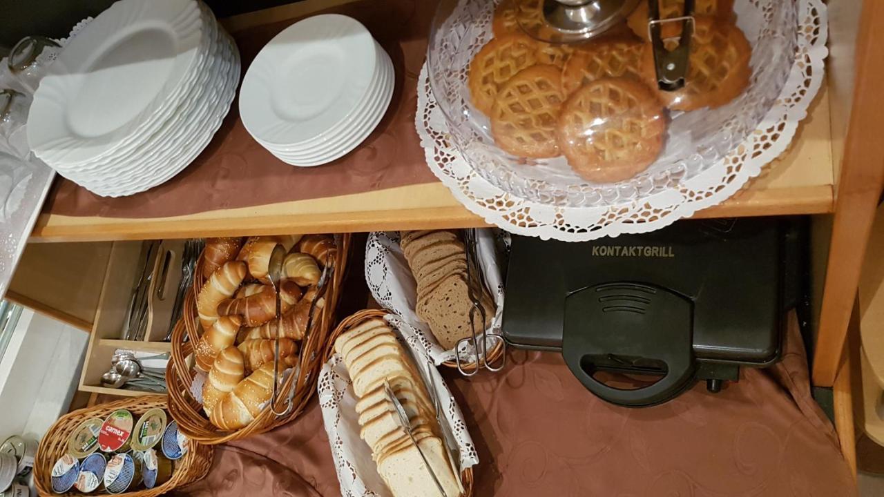 Voyager Bed & Breakfast Novi Sad Exteriör bild